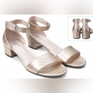 Collection by Clarks Sandal Caroleigh Anya Women's 11 M Metallic Gold 1.75" Heel